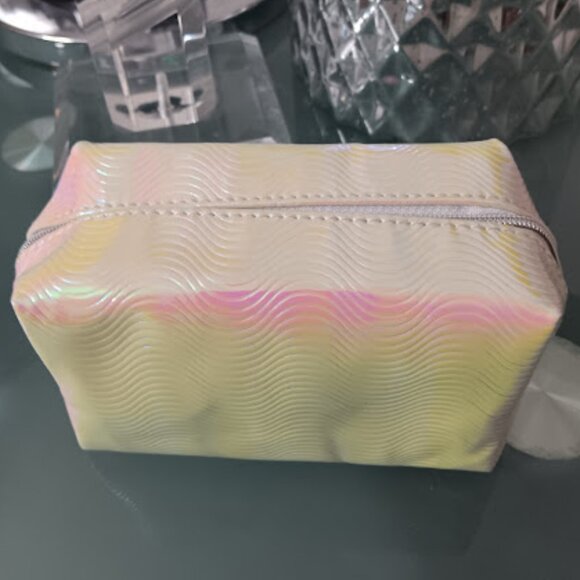 MACY'S Pearlized Hologram Swirl Pattern Cosmetic Makeup Case Bag**NEW! - Picture 5 of 5
